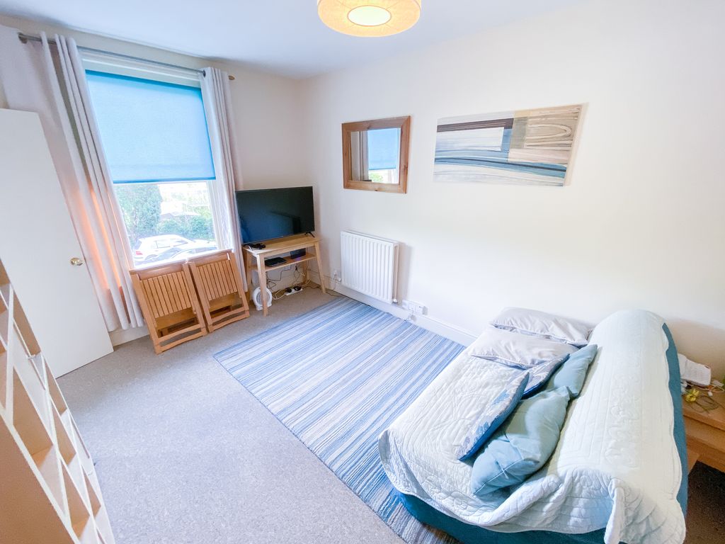 Property photo 3 of 6