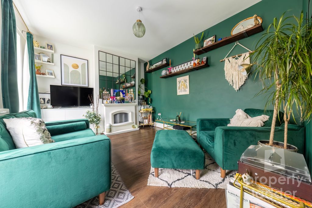 Property photo 3 of 20 Pl