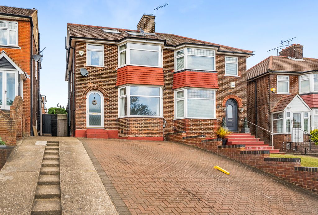 Property photo 2 of 16 1451512-34-69F0A8...