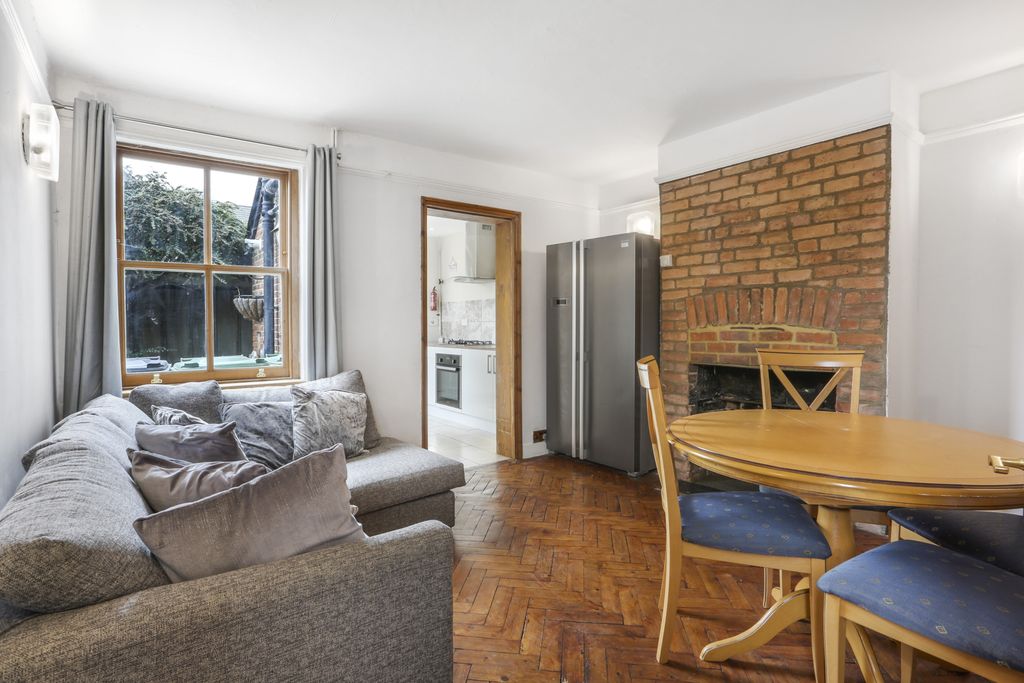 Property photo 3 of 18