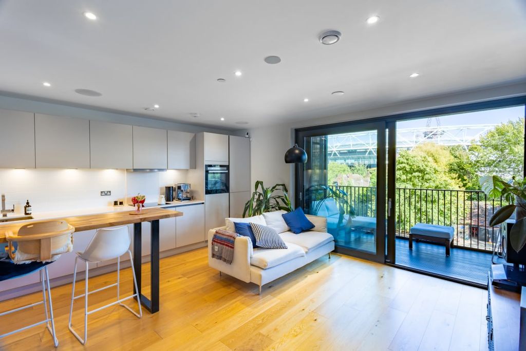 Property photo 1 of 39