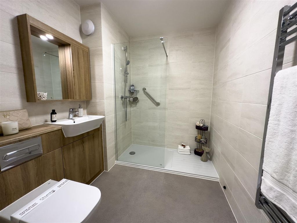 Property photo 3 of 15 Shower Room