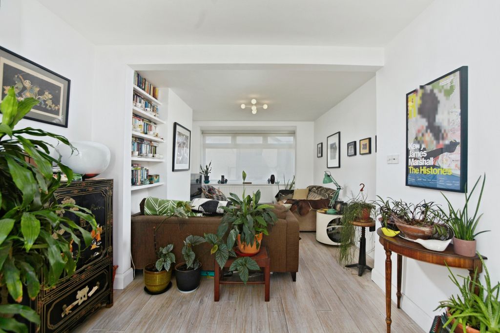 Property photo 2 of 17 Open Plan Living