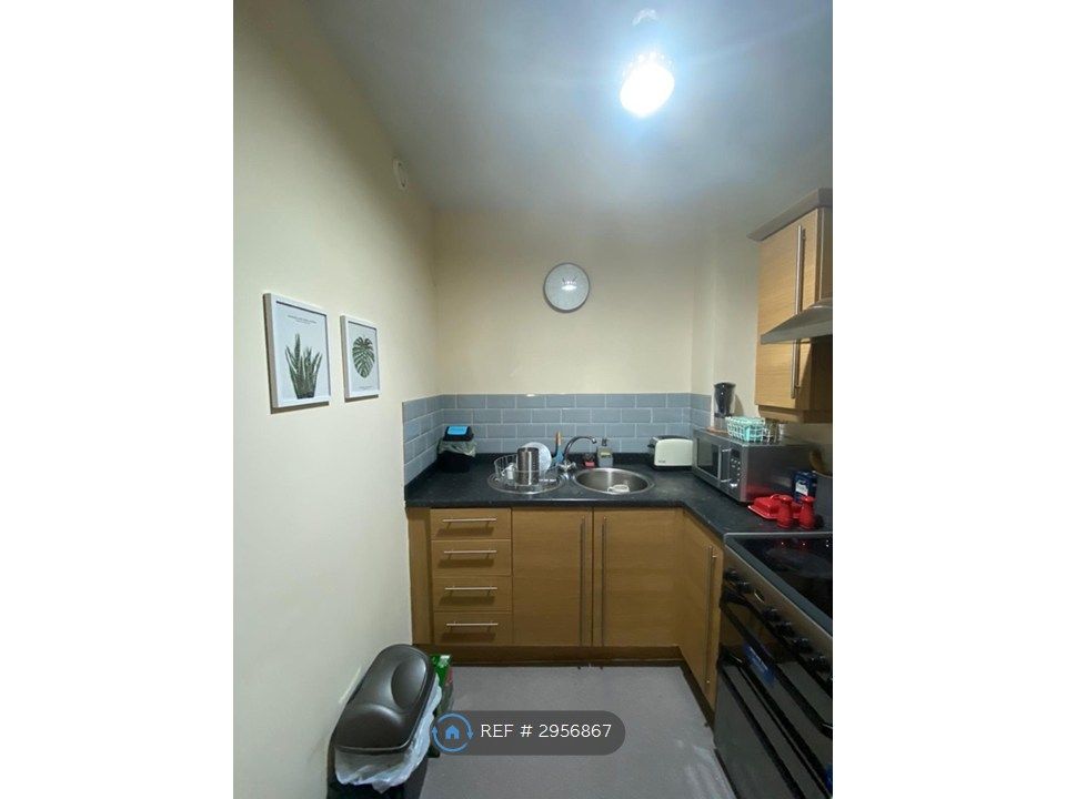 Property photo 3 of 13 Kitchen Metro Tiles