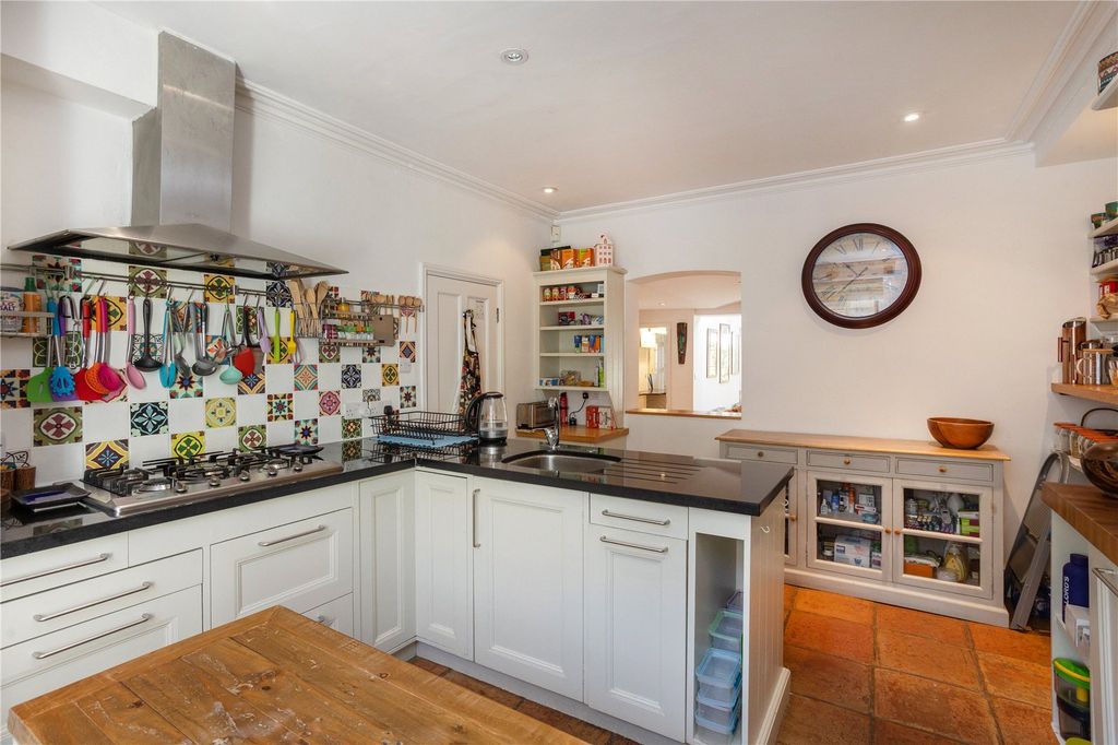 Property photo 2 of 14 Kitchen