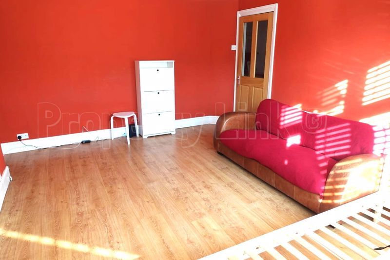 Property photo 1 of 6 Photo 3