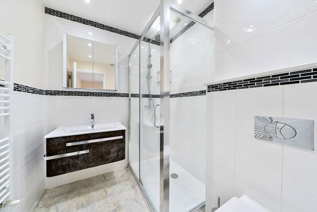 Property photo 3 of 10 1306048-8-68470A6...
