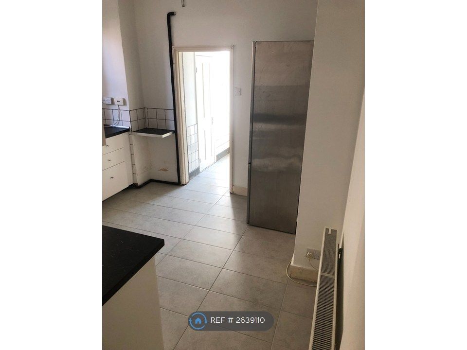 Property photo 2 of 16 Kitchen
