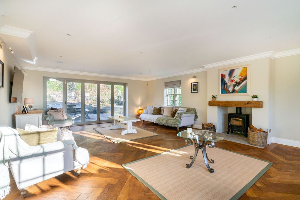 Property photo 3 of 15