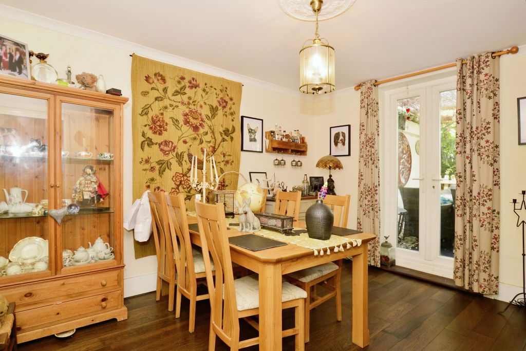 Property photo 3 of 17 Photography