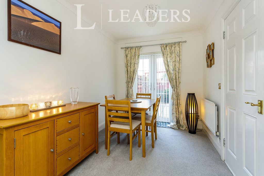 Property photo 3 of 11 3