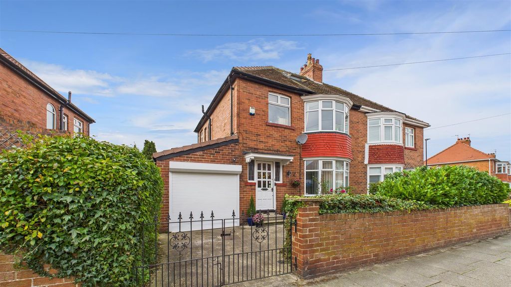 Property photo 1 of 21