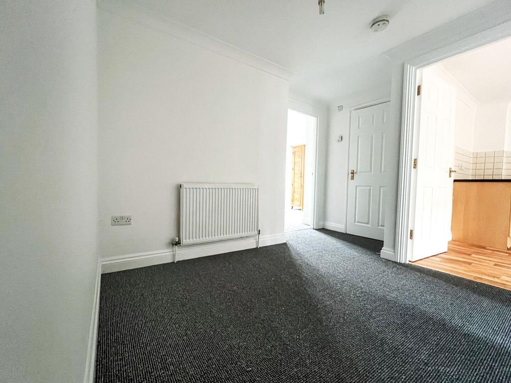 Property photo 3 of 6 Hallway