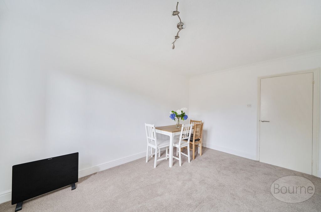 Property photo 3 of 10 4802948c-0ee9-429...