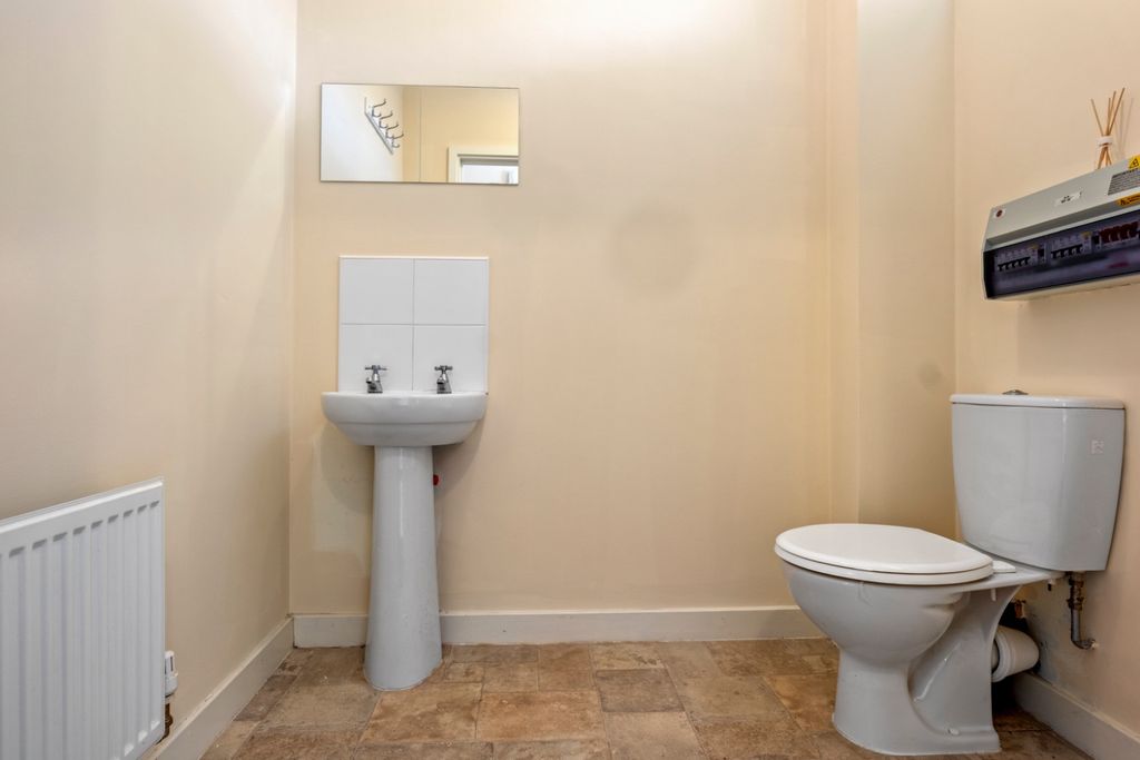 Property photo 2 of 21 4488242