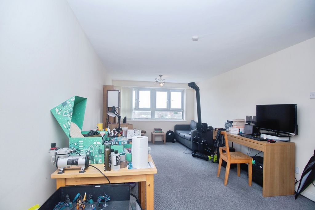 Property photo 3 of 12 Pbox-Img.Jpg