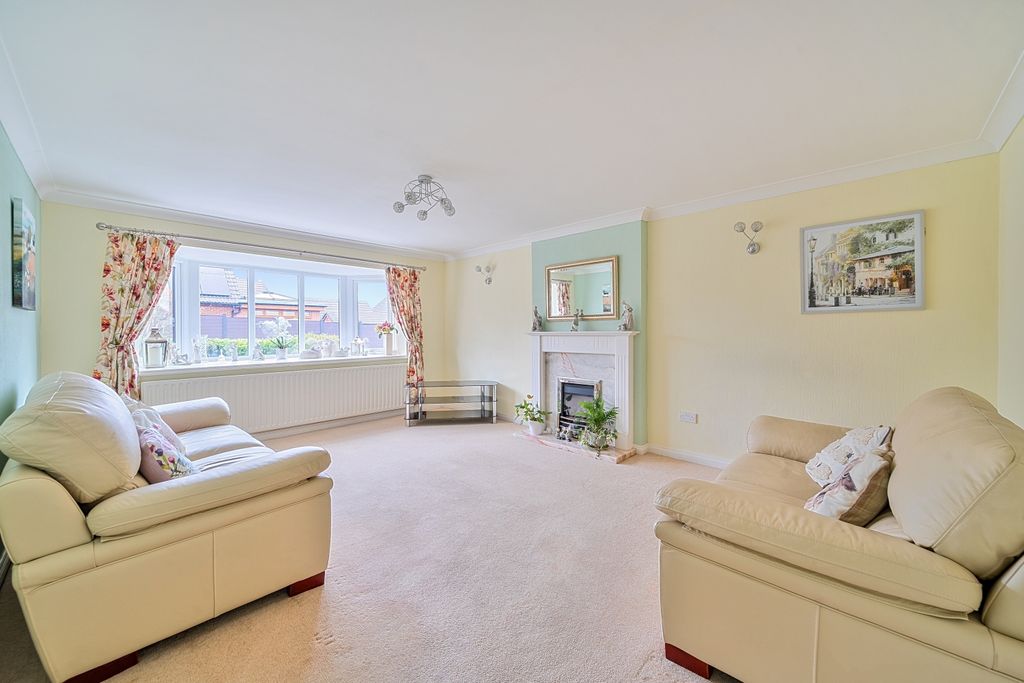 Property photo 3 of 26 1365539-4-68F211c286E53