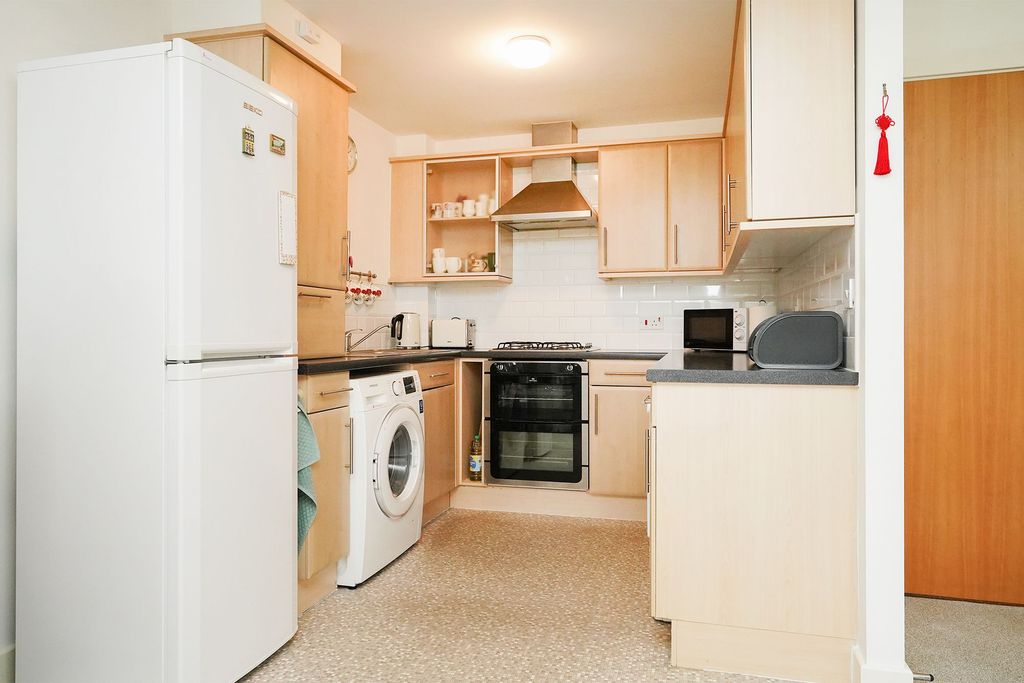 Property photo 3 of 13