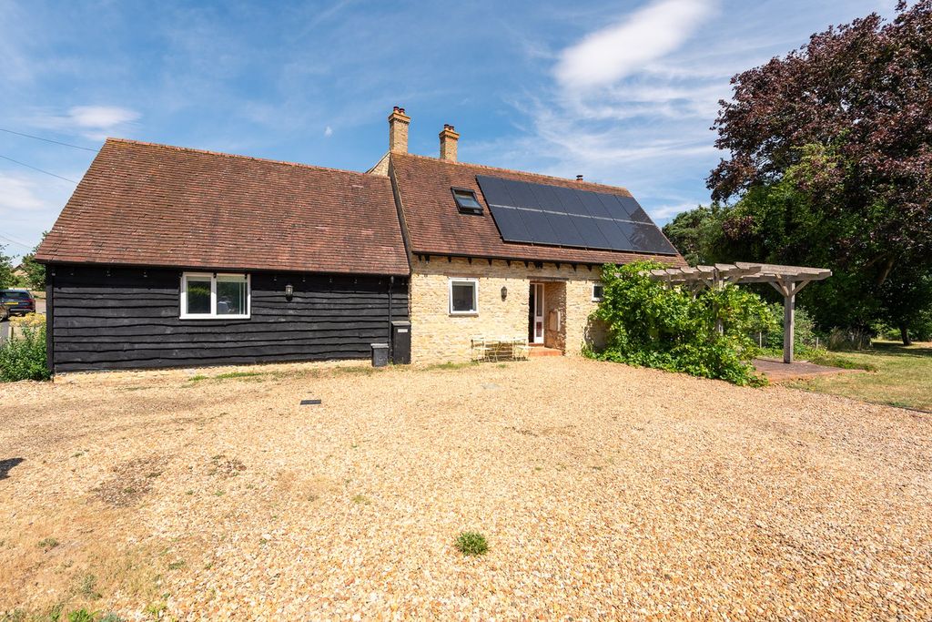 Property photo 1 of 32