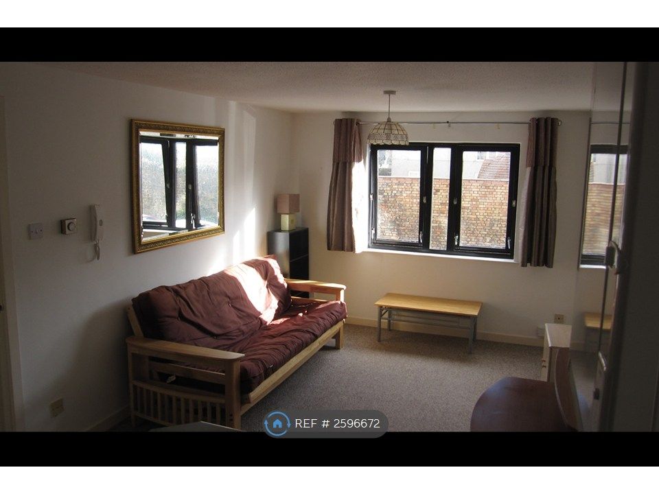 Property photo 1 of 4 Living Room