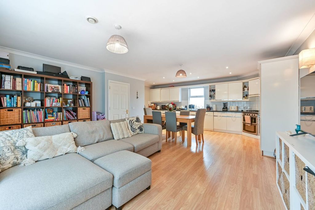 Property photo 1 of 9