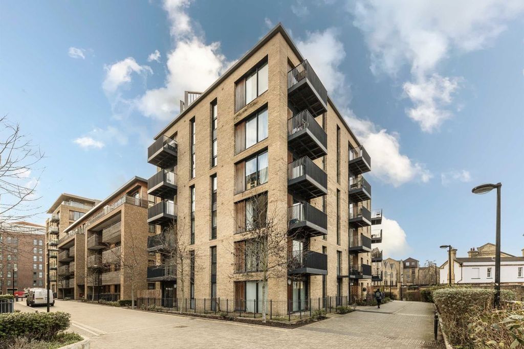 Property photo 1 of 6