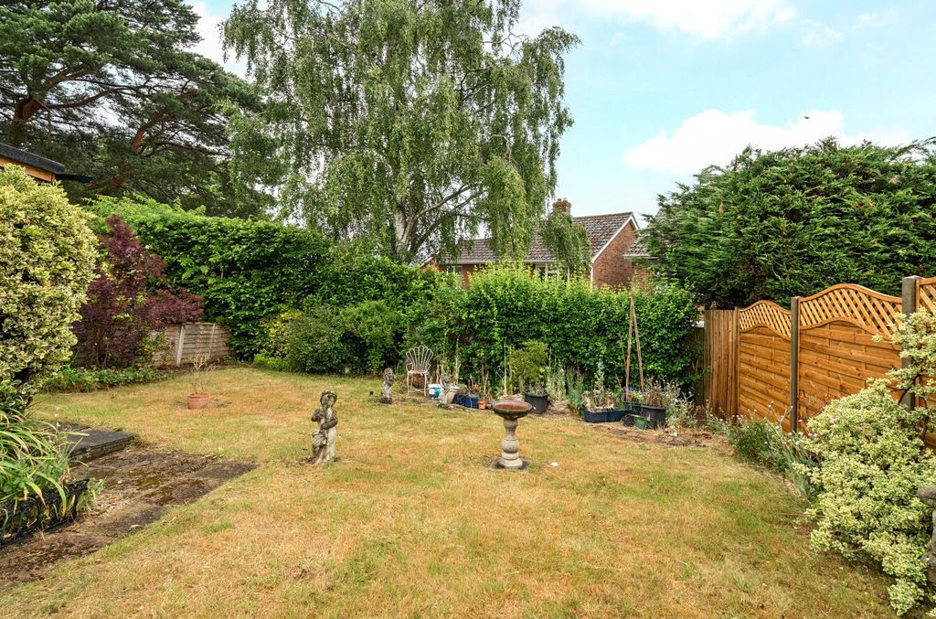Property photo 2 of 18 Lawn
