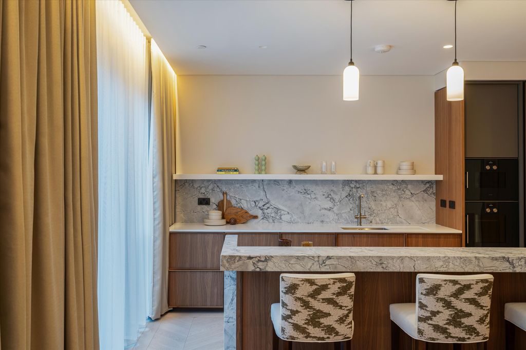 Property photo 3 of 64 Image