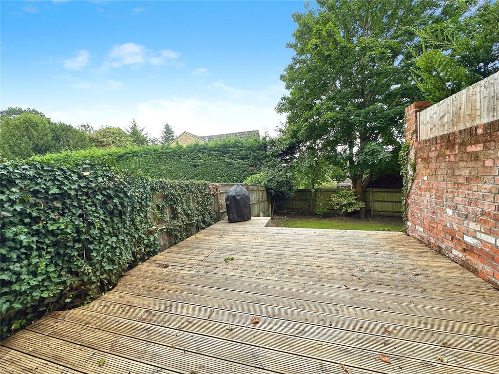Property photo 2 of 12 Picture No. 18