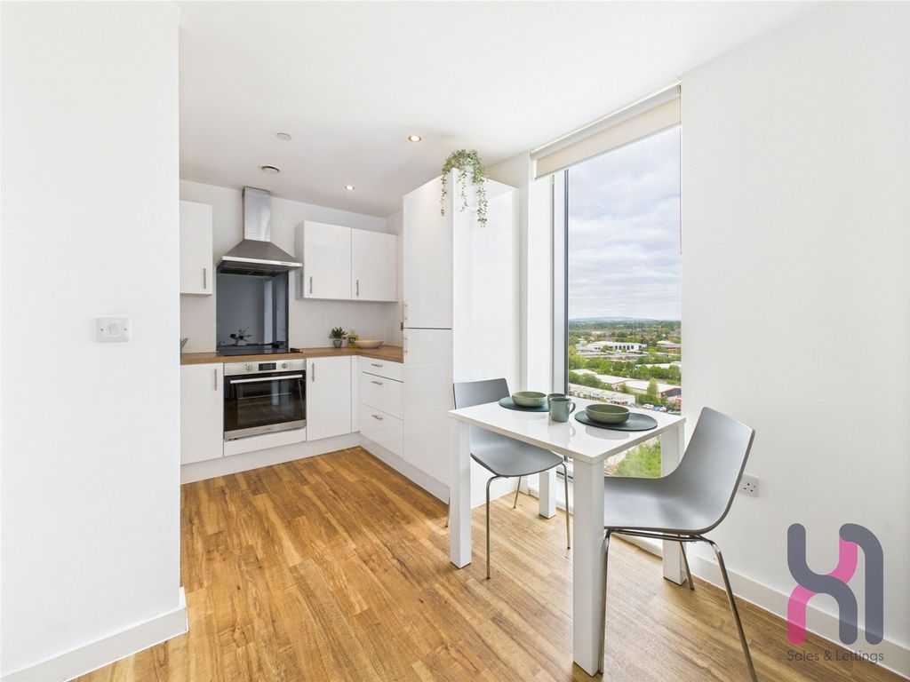 Property photo 2 of 24 Picture No. 14