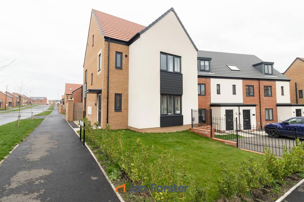 Property photo 1 of 19 Front External