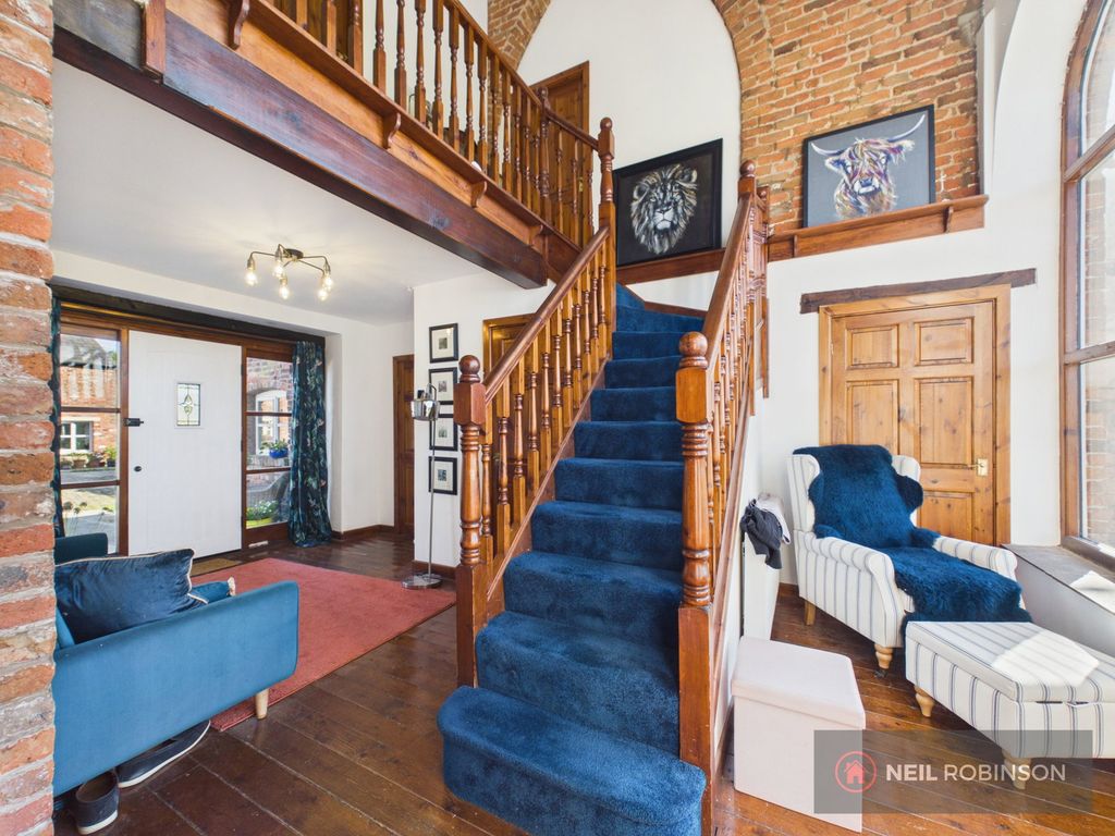 Property photo 2 of 36