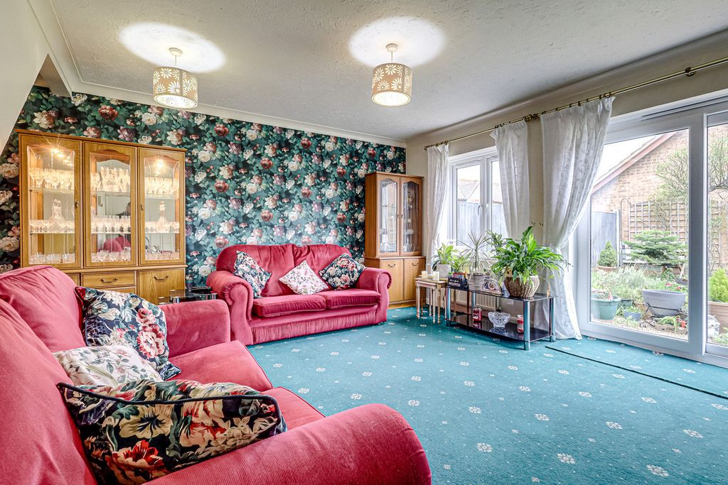 Property photo 3 of 27