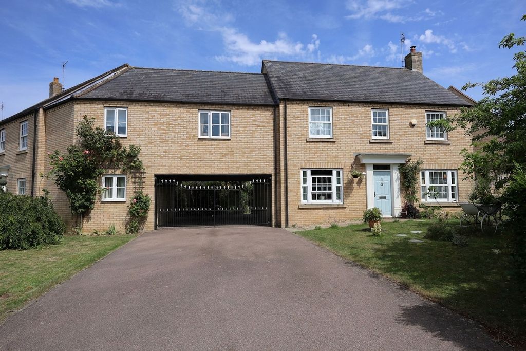 Property photo 1 of 17