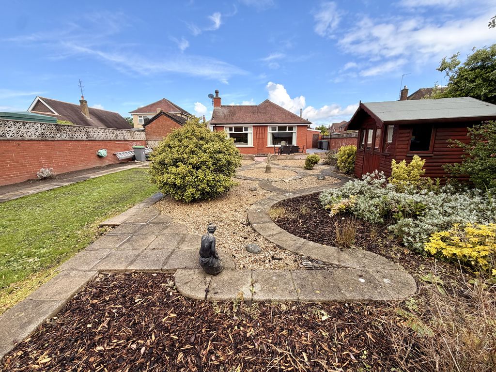 Property photo 2 of 31