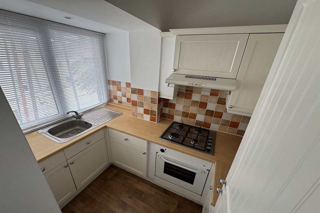 Property photo 3 of 4 Kitchen