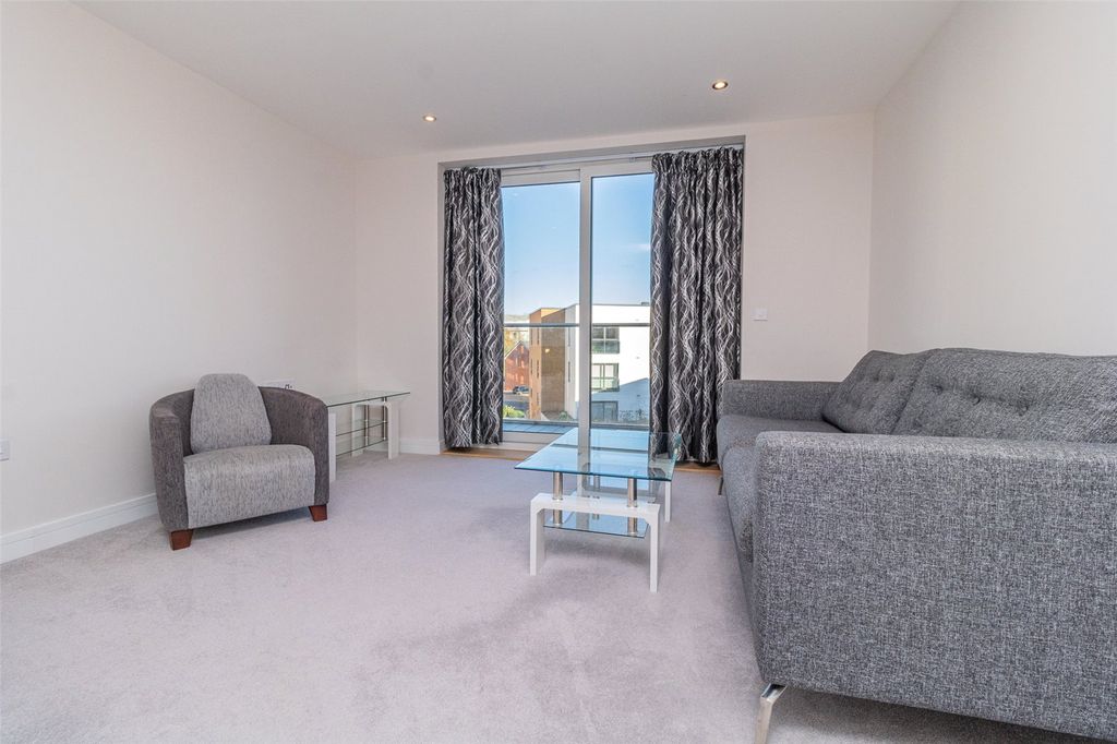 Property photo 3 of 12 Picture No. 14