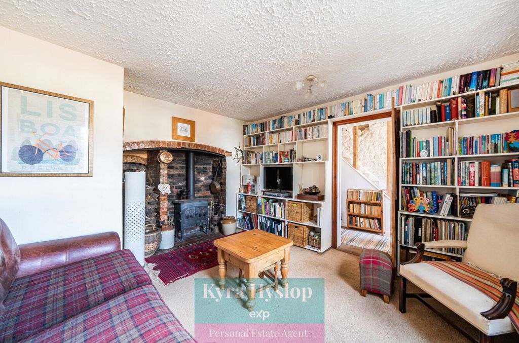 Property photo 2 of 26