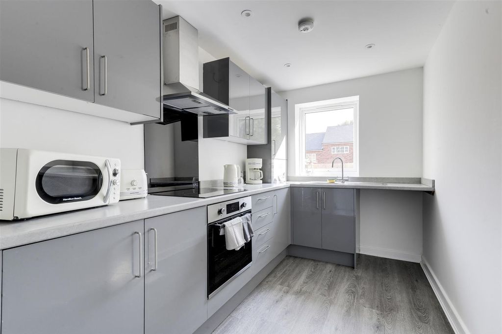 Property photo 2 of 22