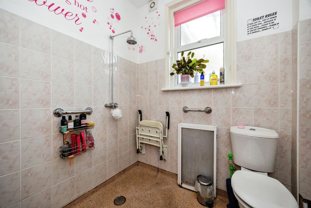 Property photo 3 of 31