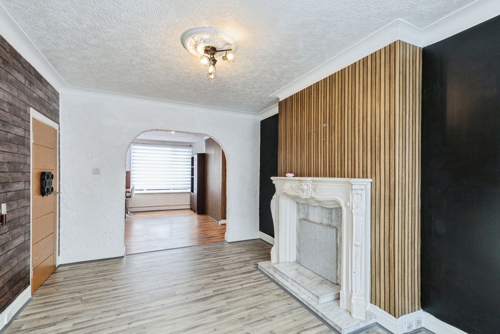Property photo 3 of 14 Pbox-Img.Jpg