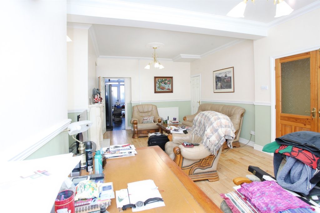 Property photo 2 of 21