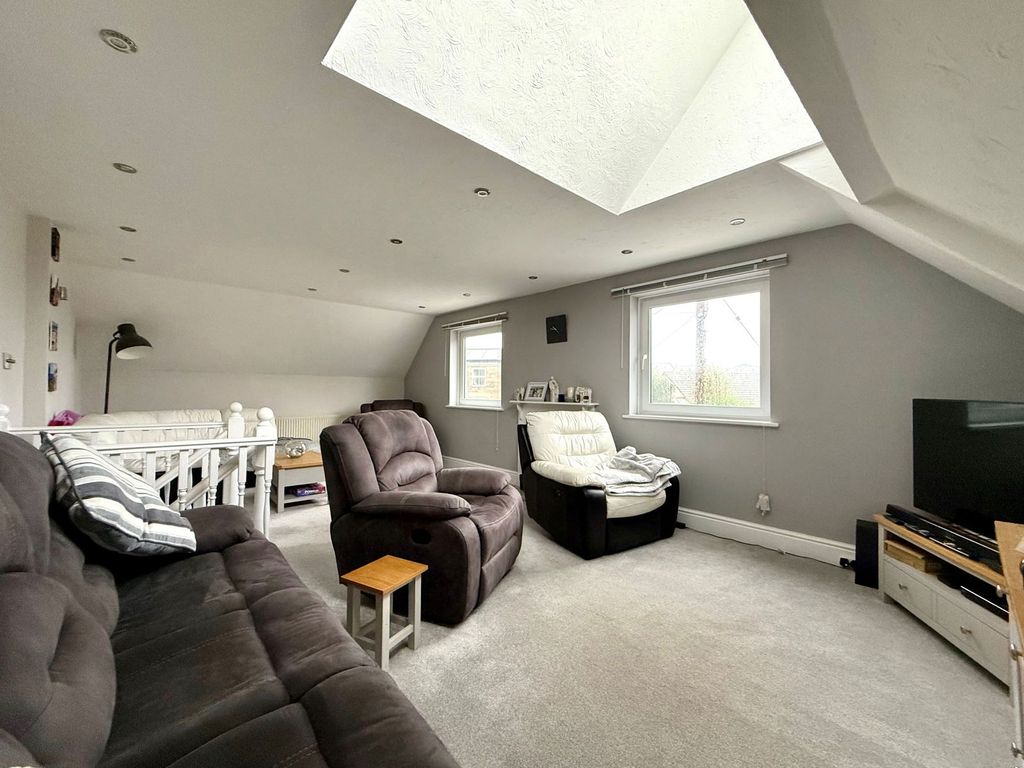 Property photo 3 of 24