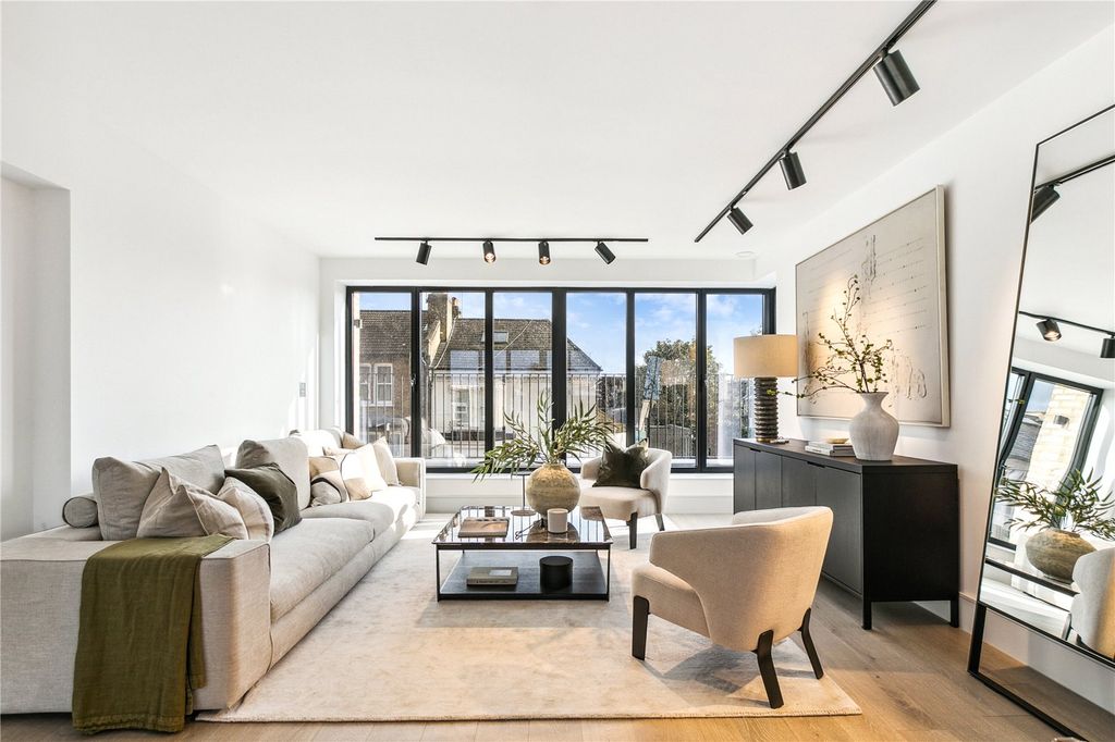 Property photo 3 of 17 Picture No. 05