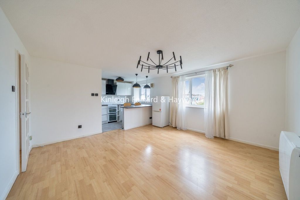 Property photo 1 of 11 Picture No. 18