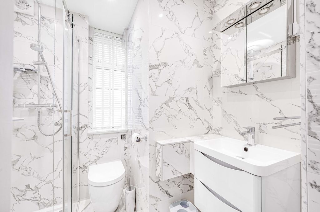 Property photo 3 of 11 Kfh_52_Langford_Cour