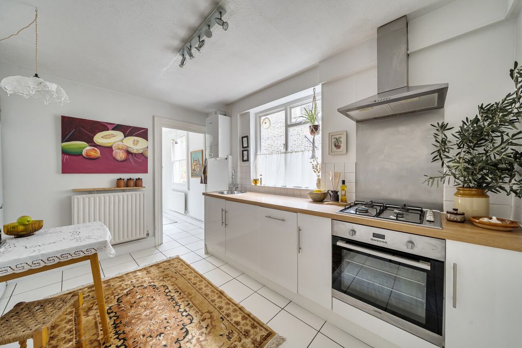 Property photo 3 of 15 1432417-12-69c12d...