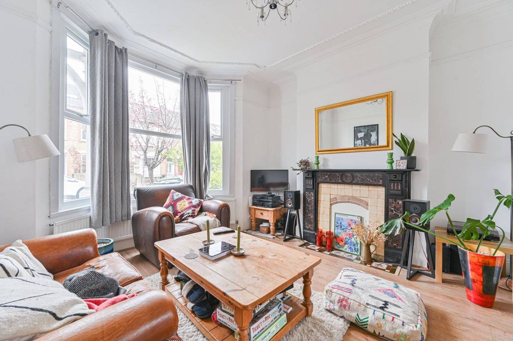 Property photo 2 of 11