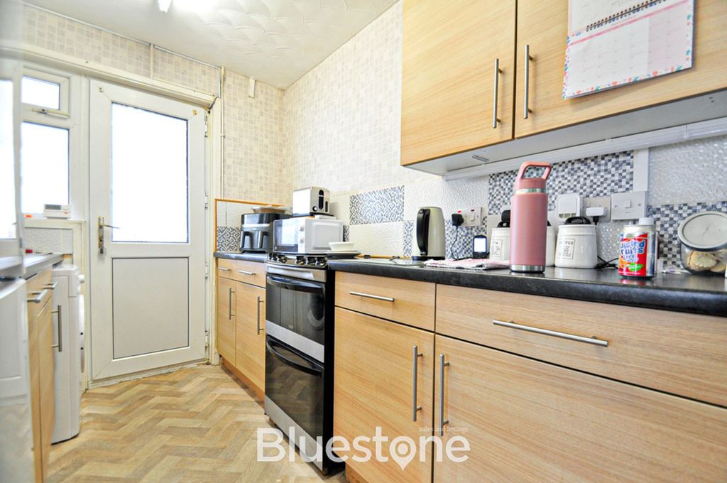 Property photo 3 of 22