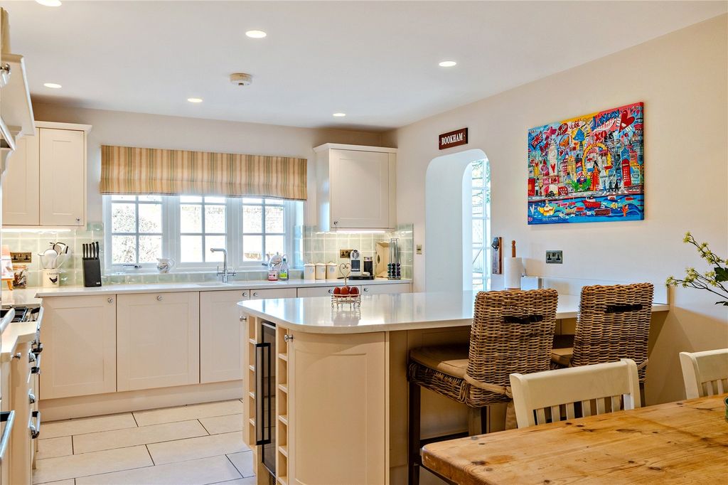 Property photo 3 of 34 Picture No. 23